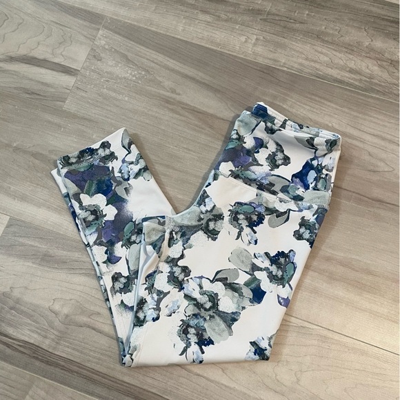 Velocity White And Blue Floral Print Active Wear Leggings- Size Small - Picture 4 of 11